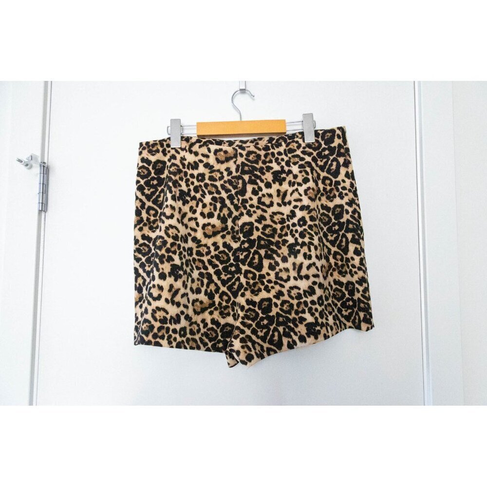 Zara Leopard Print Mini Skort - Picture 2 of 3